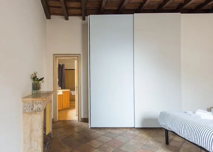 Pantheon Enchanting Luxury Apartment